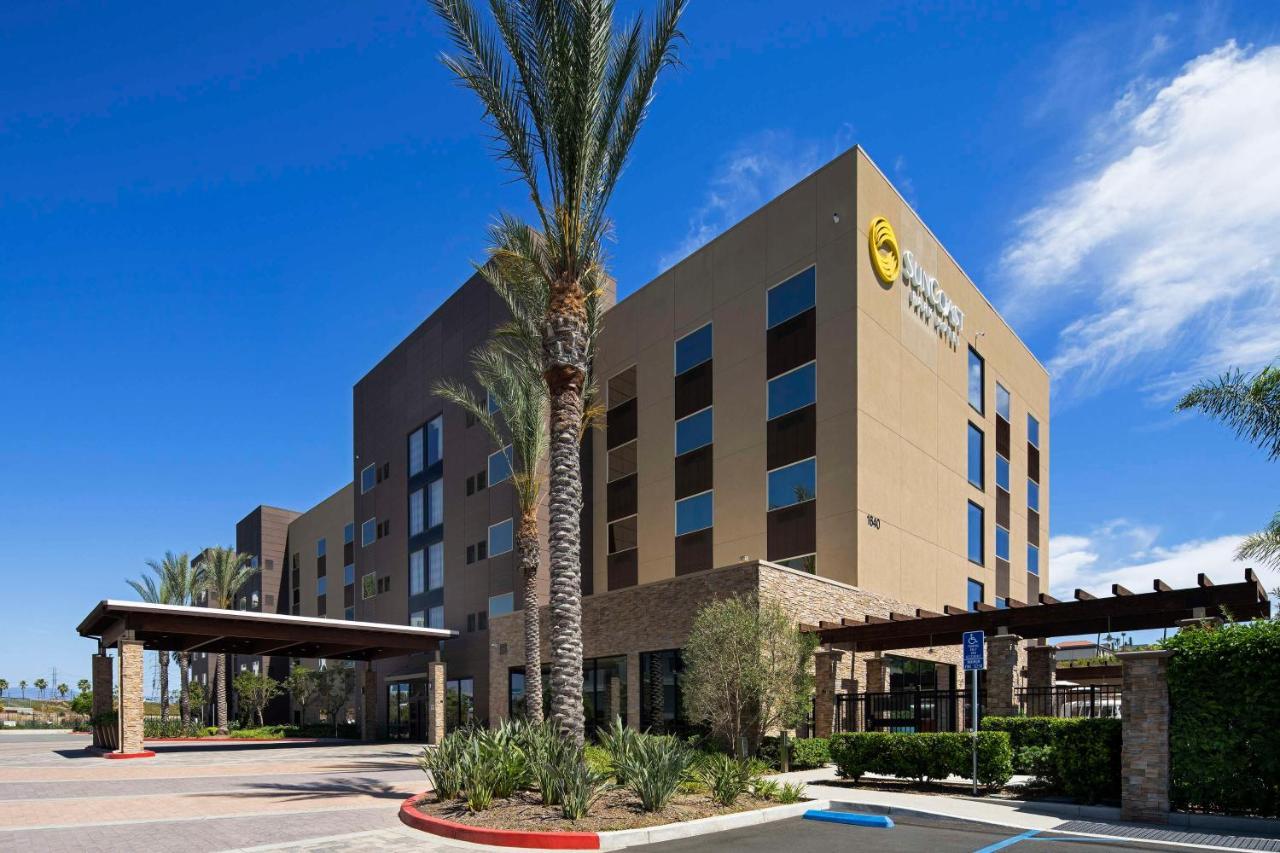 Suncoast Hotel Anaheim, Tapestry Collection By Hilton Exterior photo